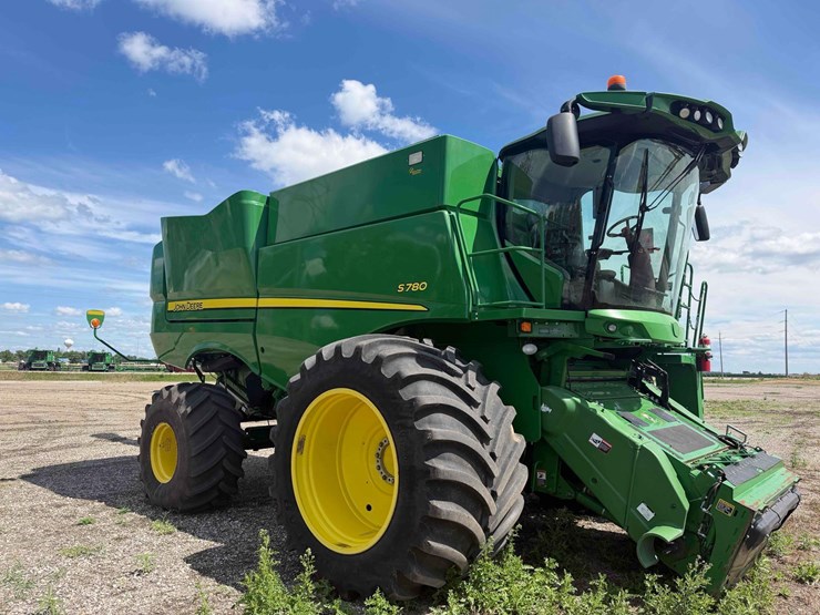2019-john-deere-s780-image-31