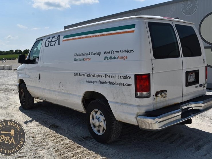 2014-ford-e250-image-3