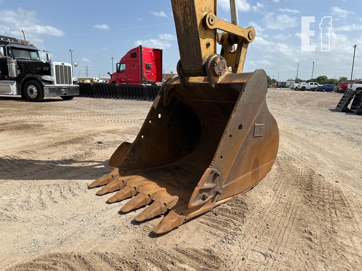 caterpillar-320gc-image-11