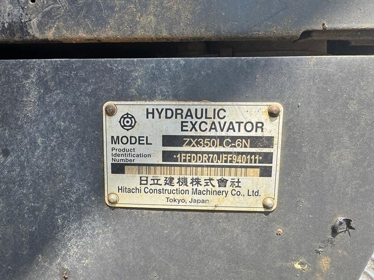 2015-hitachi-zx350lc-6n-image-32
