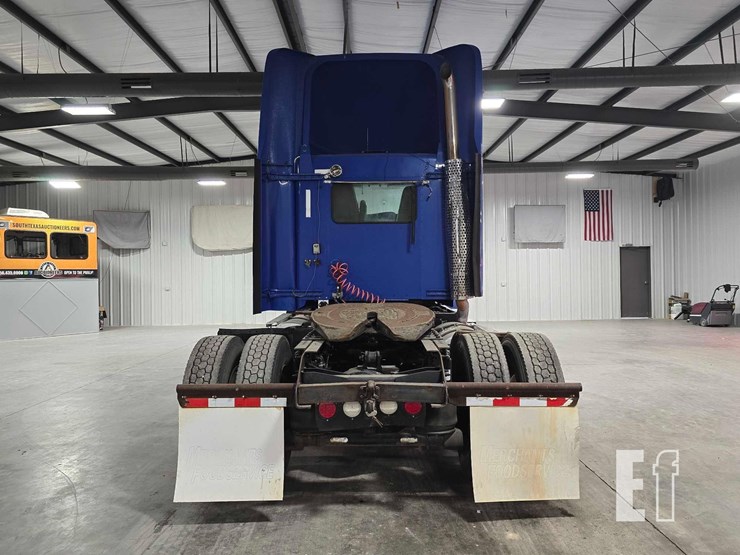 2013-kenworth-t800-image-8