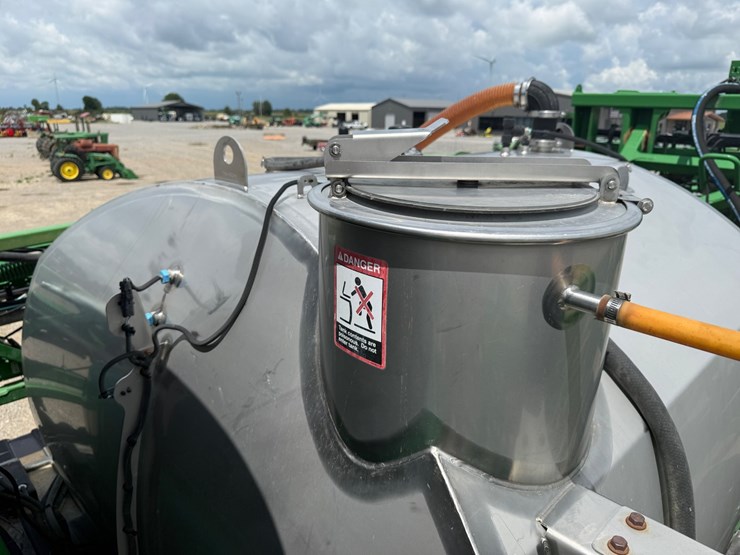 2016-john-deere-r4038-image-98