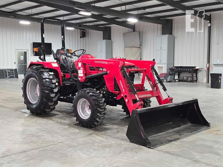 2026-mahindra-4540-image-2