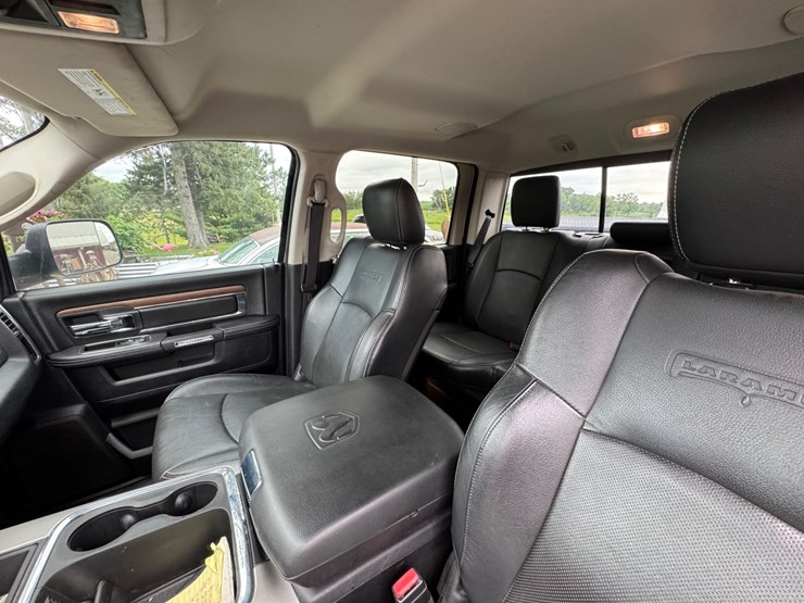 2016-dodge-ram-2500-image-24