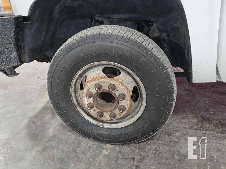 2013-2013-chevrolet-silverado-flatbed-truck-6591-image-20