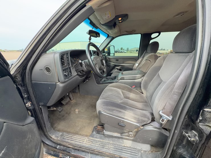 2003-gmc-sierra-2500hd-image-35