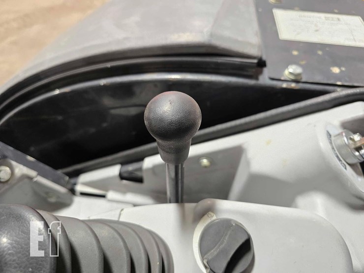 2021-deere-35g-image-22