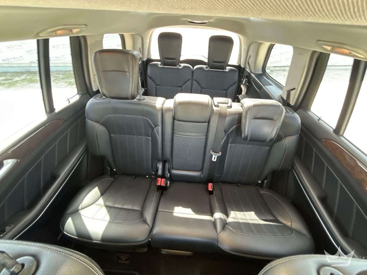 2013-mercedes-benz-gl450-image-21