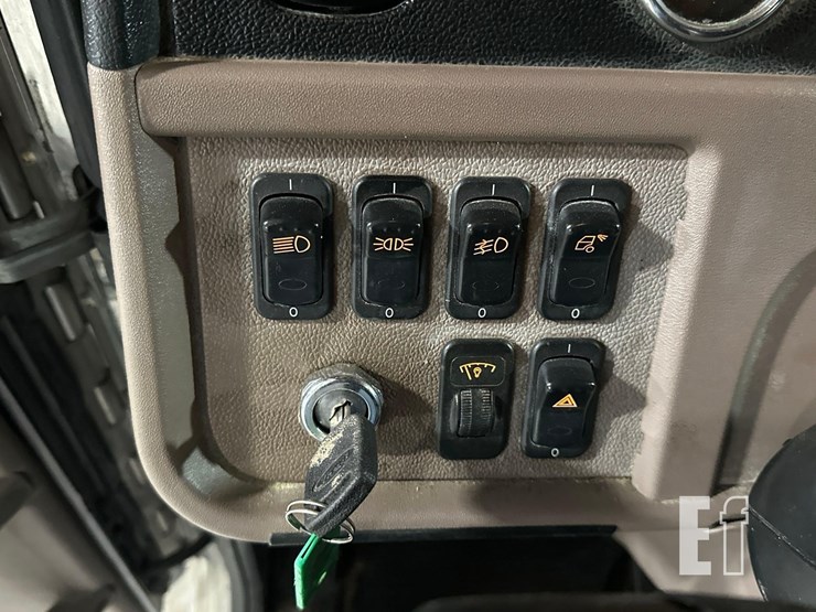 2017-peterbilt-389-image-20