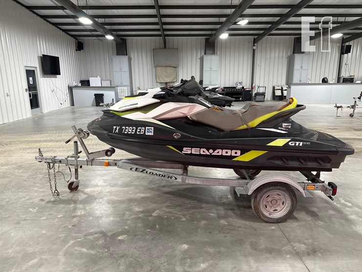 sea-doo-gti-se-personal-watercraft-image-5