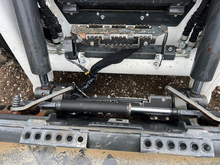 2024-bobcat-s76-image-11