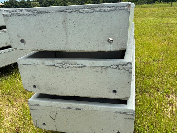 #20271-•-feed-troughs-image-2