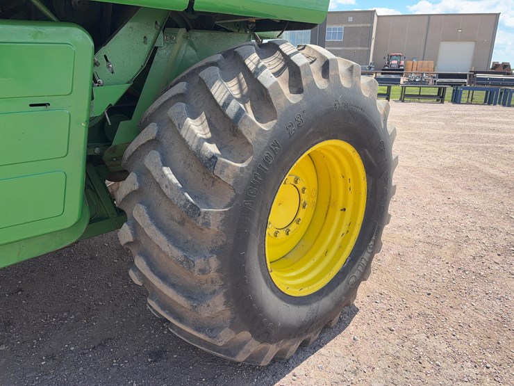 1981-john-deere-8820-image-13