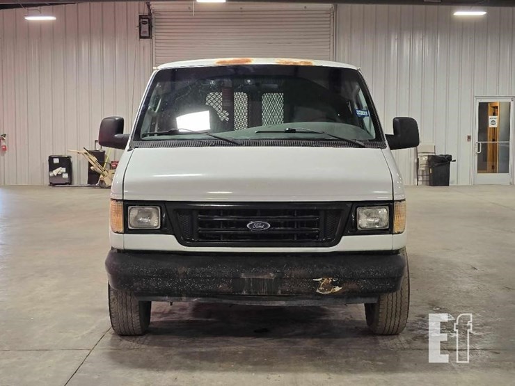 2005-2005-ford-econoline-van-6670-image-7