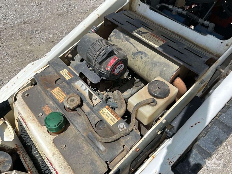 2021-bobcat-mt100-stand-on-track-loader-skid-steer-image-8