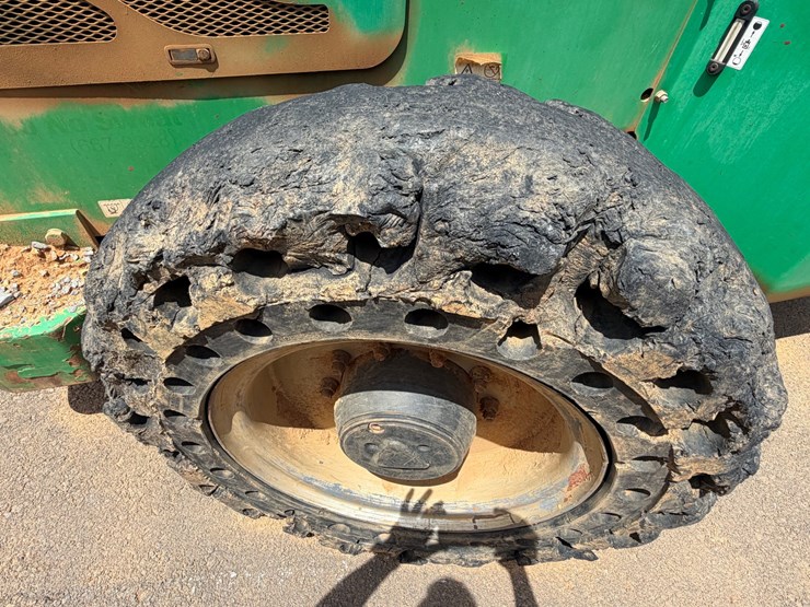 #1099-•-2018-jlg-telehandler-image-9