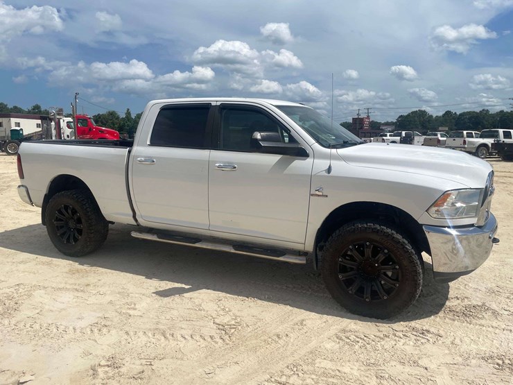 2013-dodge-2500-image-4