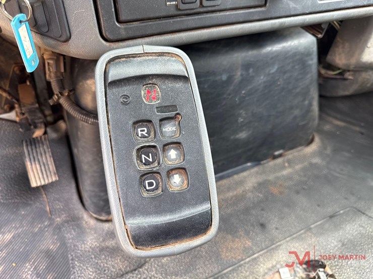 2004-international-durastar-4300-image-29