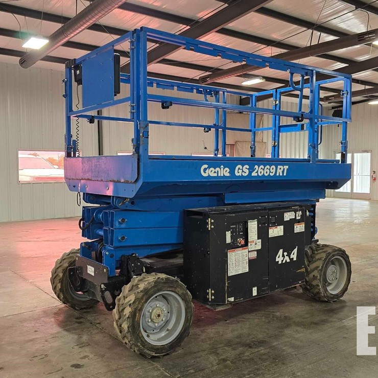 2015 GENIE GS2669RT
