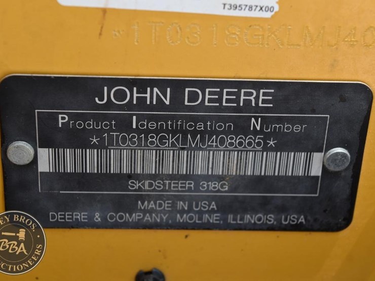 2021-deere-318g-image-41