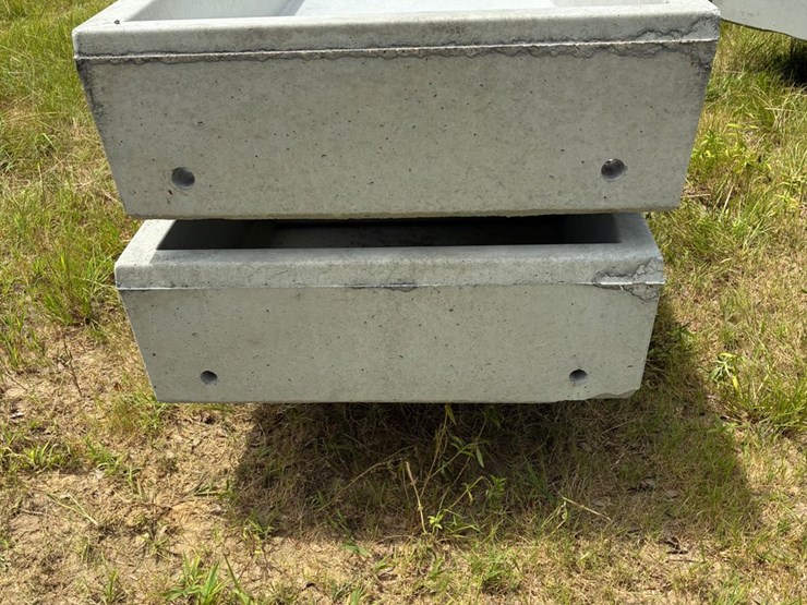 #20275-•-feed-troughs-image-2