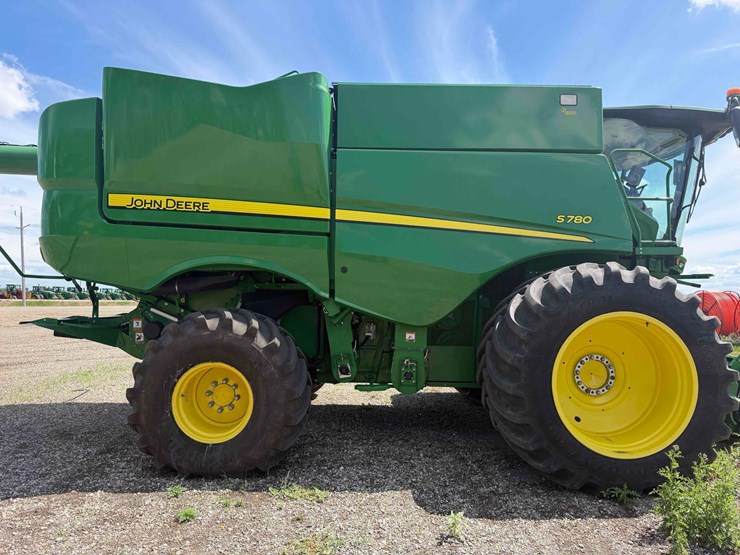 2019-john-deere-s780-image-30