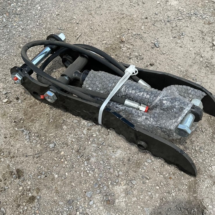 2026 FUTURE EXCAVATOR HYDRAULIC THUMB CLIP