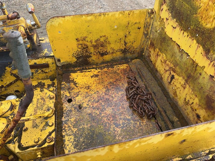 caterpillar-fifteen-image-24