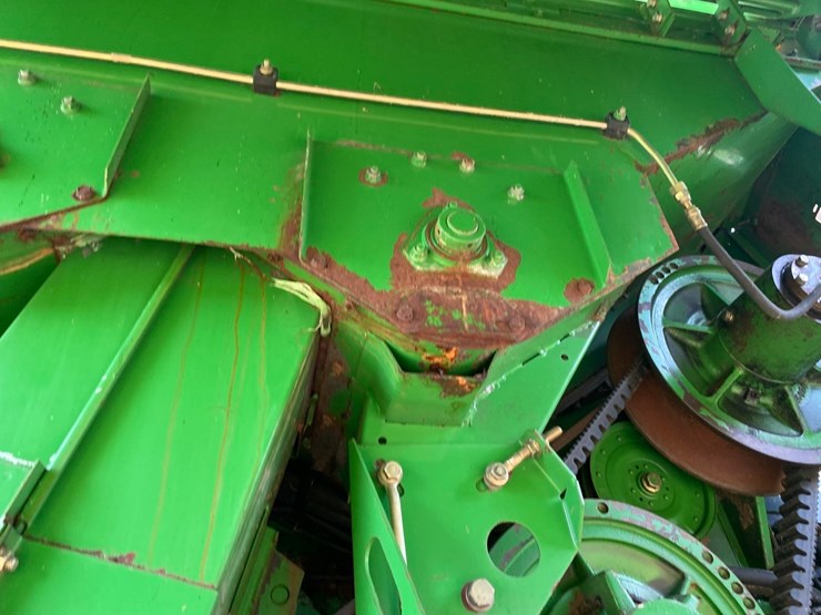 john-deere-9600-4x4-combine-image-57