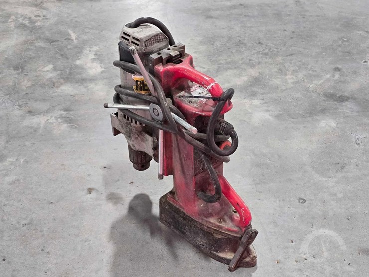 milwaukee-4206-heavy-duty-electromagnetic-drill-pr-image-4