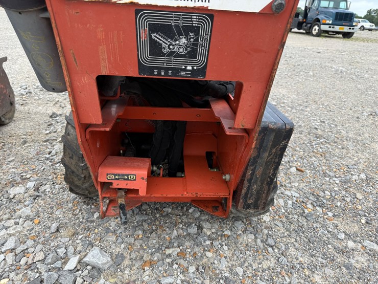 ditch-witch-c12-image-15