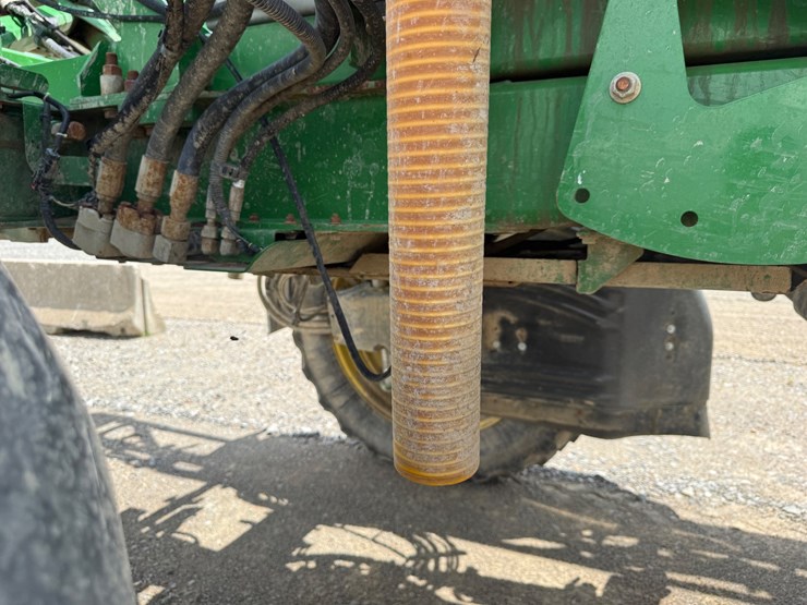 2016-john-deere-r4038-image-59