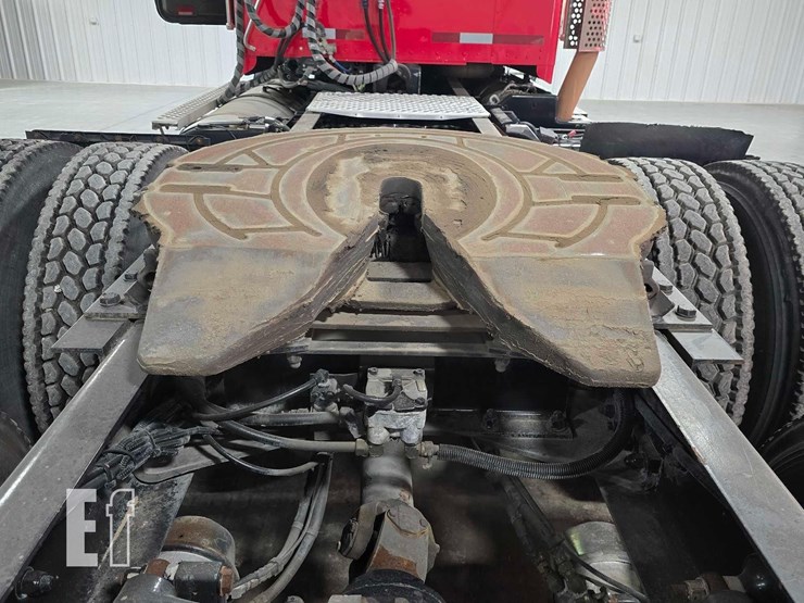 2013-kenworth-t800-image-16