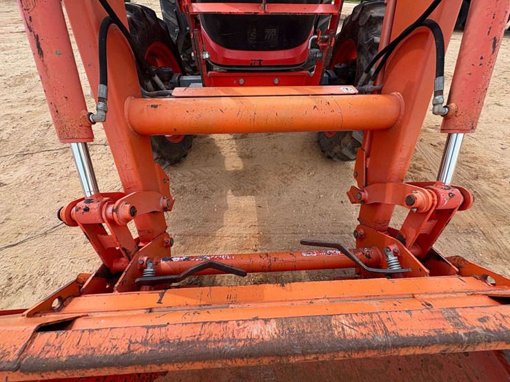 2014-kubota-m6060-image-21