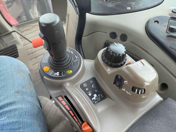 2009-case-ih-l770-image-16