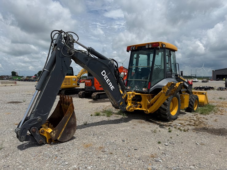 #43053-•-2024-john-deere-320p-backhoe-loader-1t0320pacrfx07150-inv#-43053-image-3