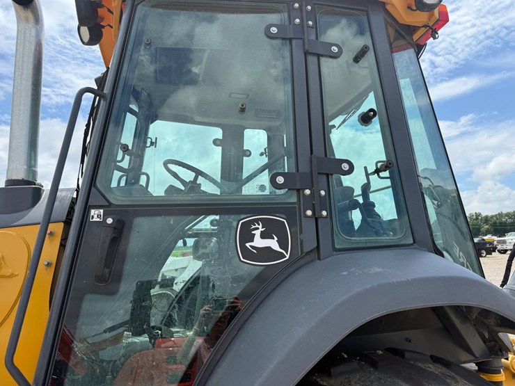 #43053-•-2024-john-deere-320p-backhoe-loader-1t0320pacrfx07150-inv#-43053-image-20