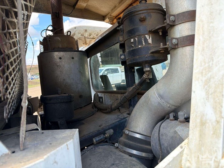 2020-peterbilt-520-heil-28yd-front-loader-garbage-truck-image-28
