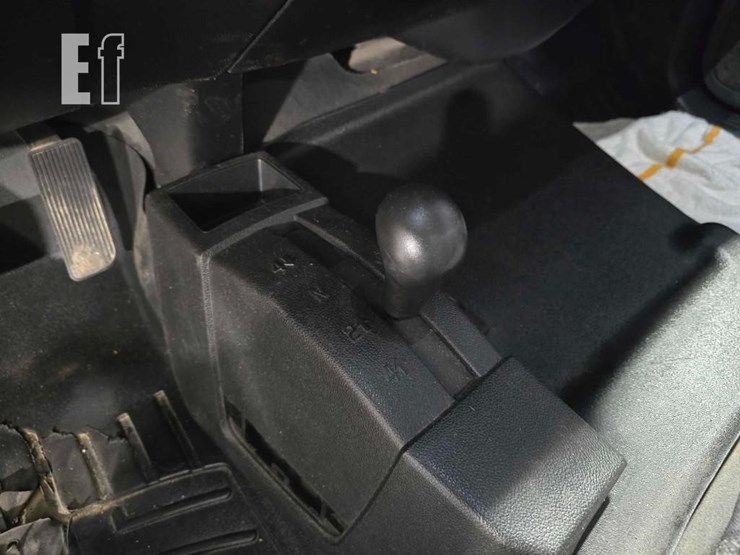 2015-chevrolet-silverado-1500-image-15
