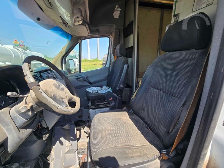 2009-freightliner-sprinter-3500-image-9