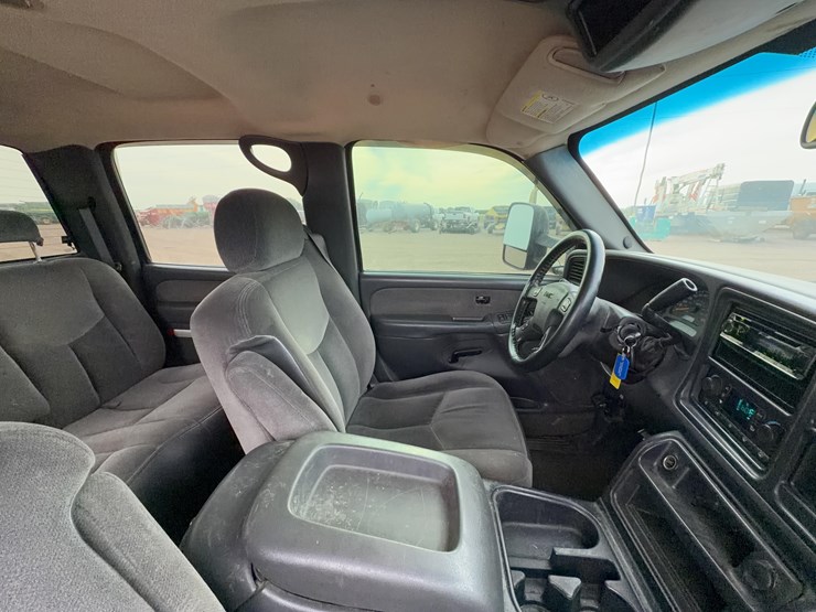 2003-gmc-sierra-2500hd-image-25