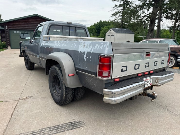 1991-dodge-ram-350-image-3