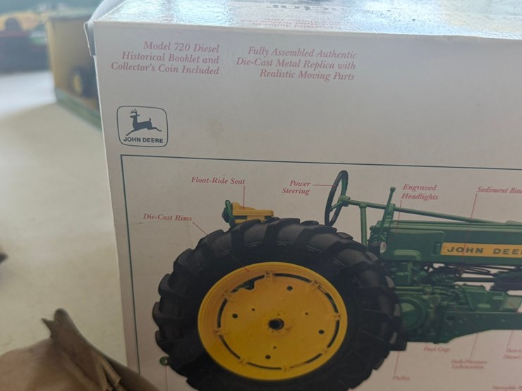 john-deere-720-image-12