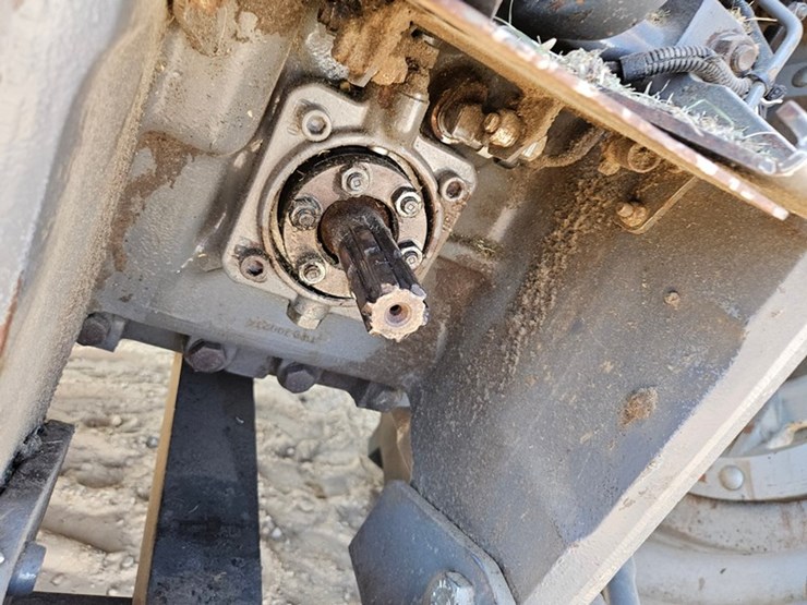 massey-ferguson-7624-image-21