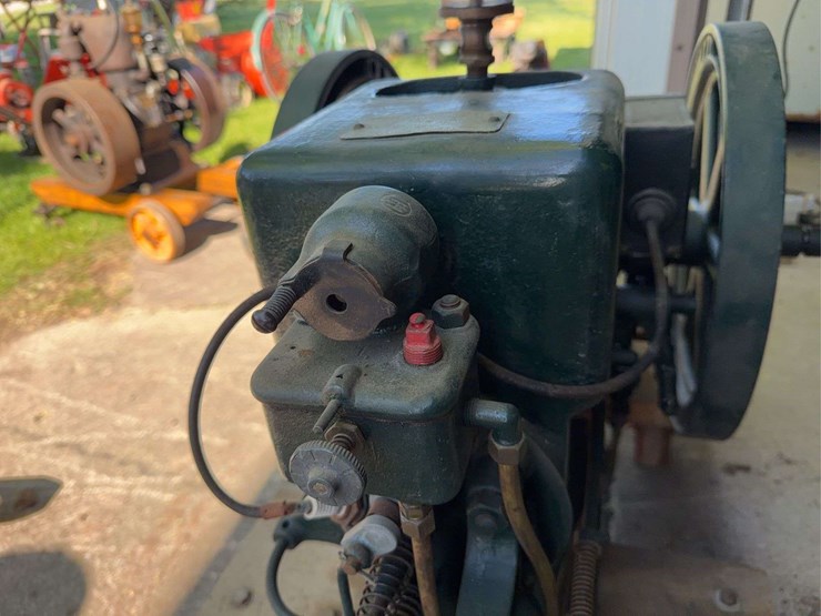 mccormick-deering-1/2-hp-engine-image-14