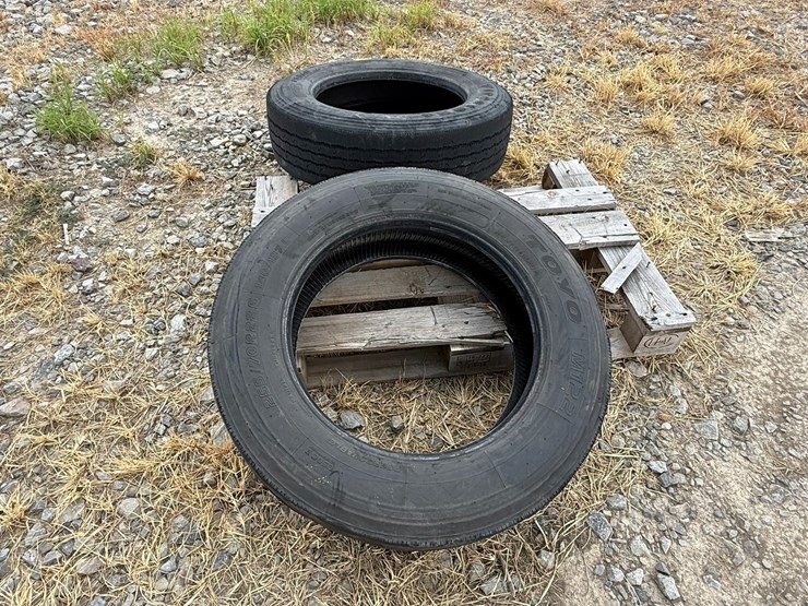 #42818-•-lot-of-(2)-firestone-255/70r22.5-tires-inv#-42818-image-2