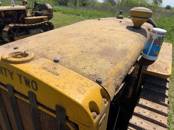 caterpillar-twenty-two-image-10