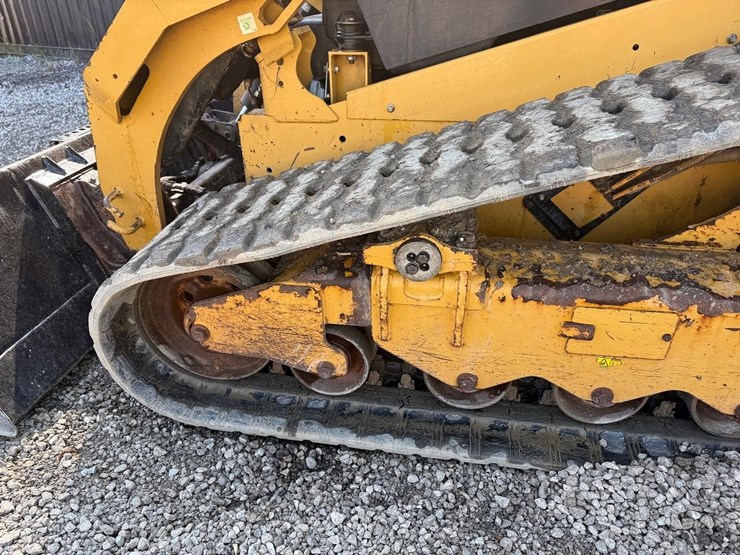 2022-caterpillar-299d3-image-18