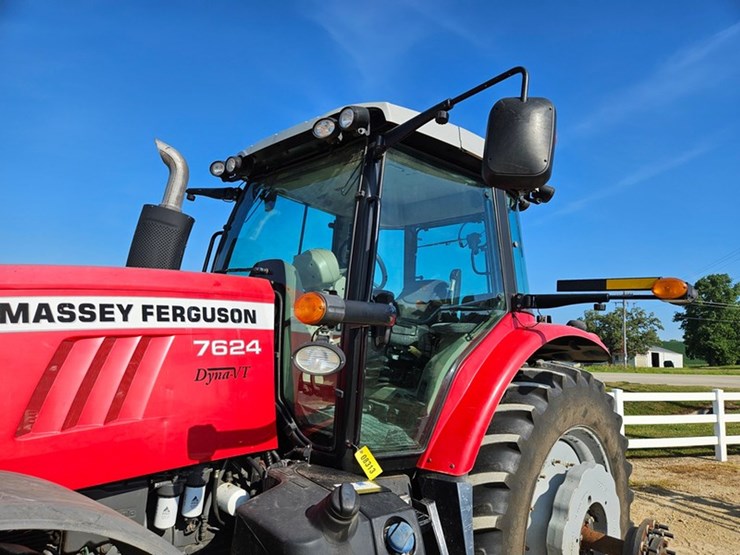 massey-ferguson-7624-image-28