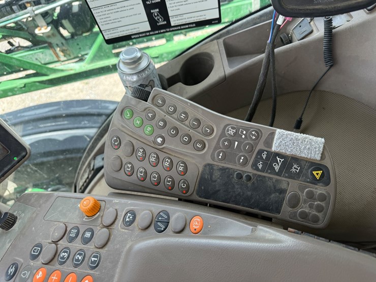 2016-john-deere-r4038-image-115